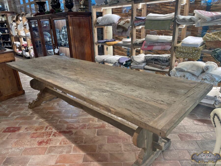 <h3>Beautiful table handcrafted in antique wood</h3>